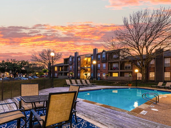 Woodhollow Apartments - SOLD - 220 units